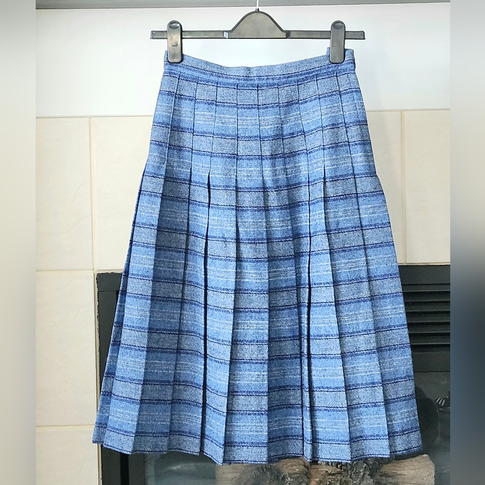 Vintage Pure New Wool Blue Gray Check Skirt, Wool Pleated Skirt, Waist Size 24"